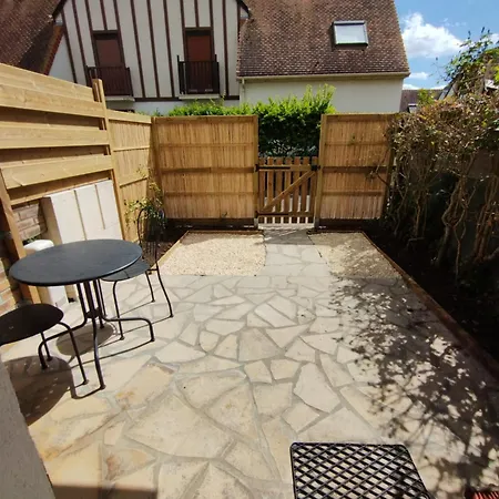 Plain Pied Avec Terrasse Proche *